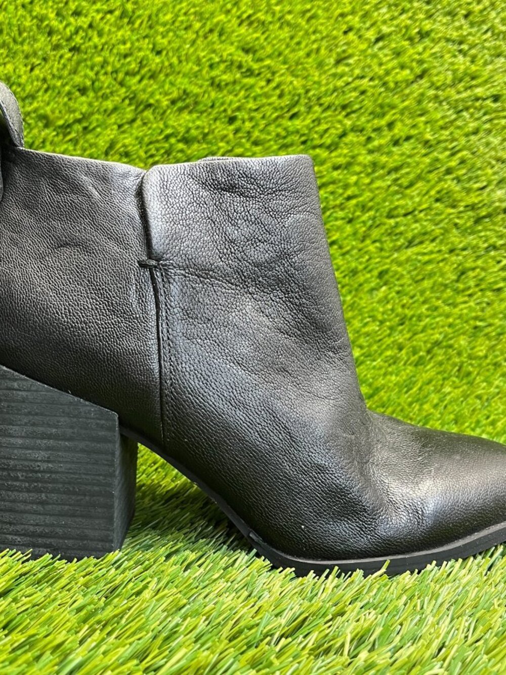 Vionic‎ Lyssa Womens Size 9 Black Classic Outdoor Leather Heeled Ankle Boots